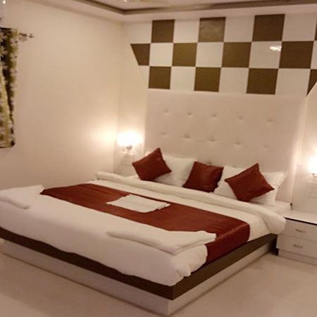 Flagship 83490 Hotel Bently Palace Bombay Extérieur photo