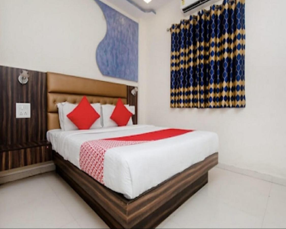 Flagship 83490 Hotel Bently Palace Bombay Extérieur photo
