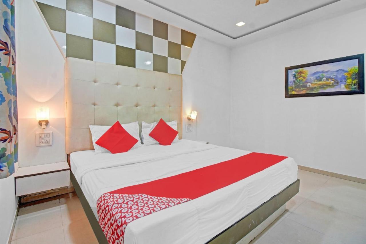 Flagship 83490 Hotel Bently Palace Bombay Extérieur photo