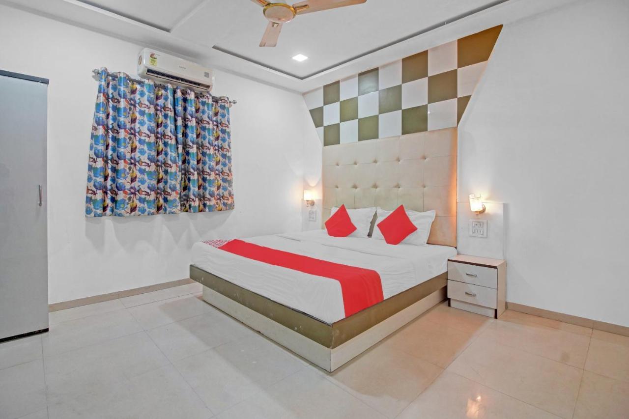 Flagship 83490 Hotel Bently Palace Bombay Extérieur photo